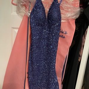 Only worn once at homecoming